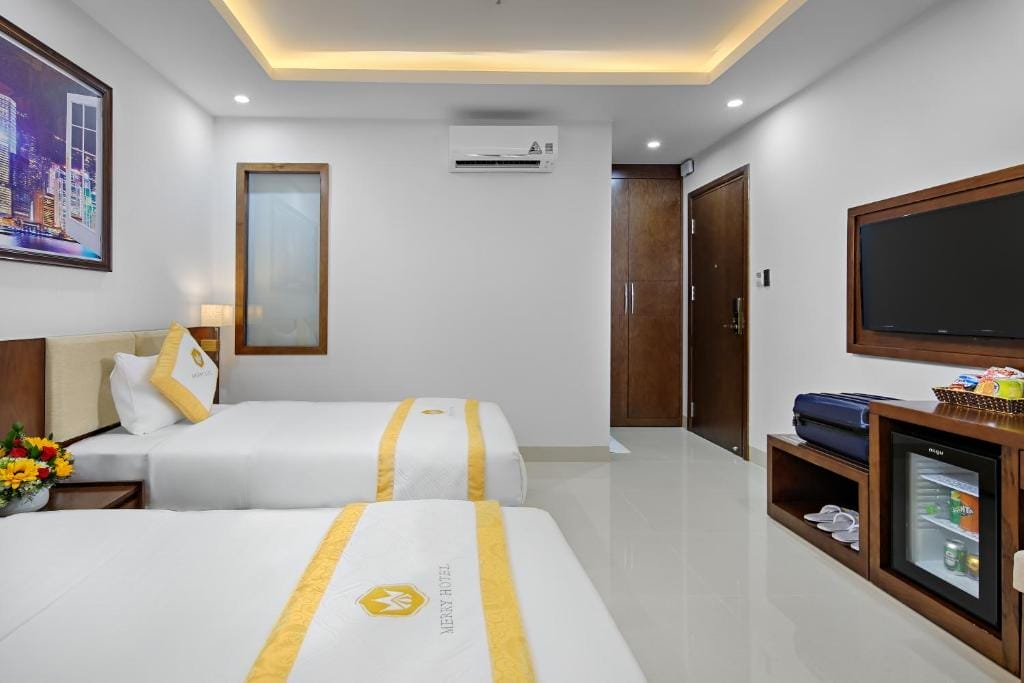 Merry Hotel 
