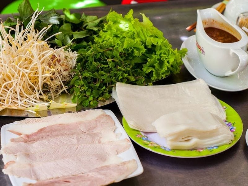 bánh tráng cuốn thịt heo