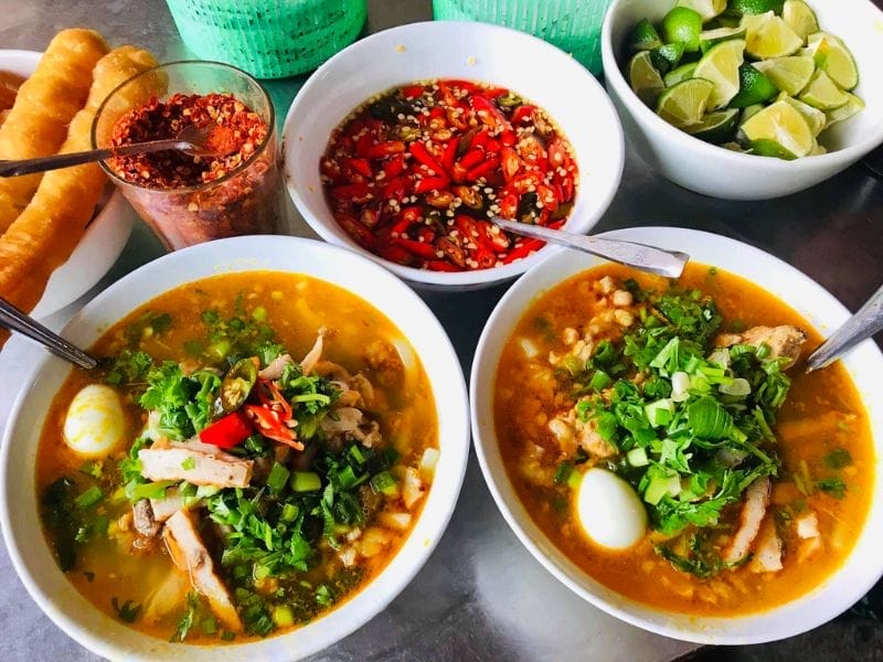 Bánh canh Ruộng dưới Chân cầu Thuận Phước