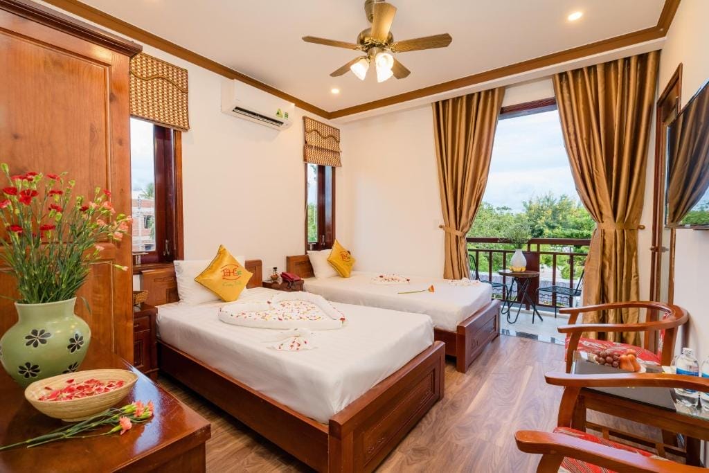 Crony Villa