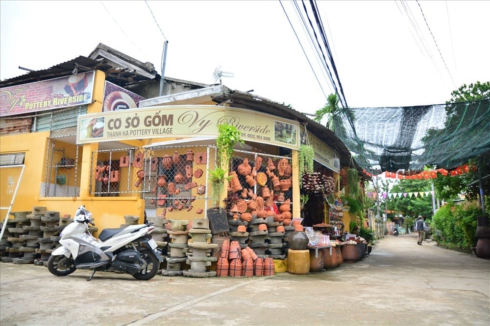 Đường đến làng gốm Thanh Hà 