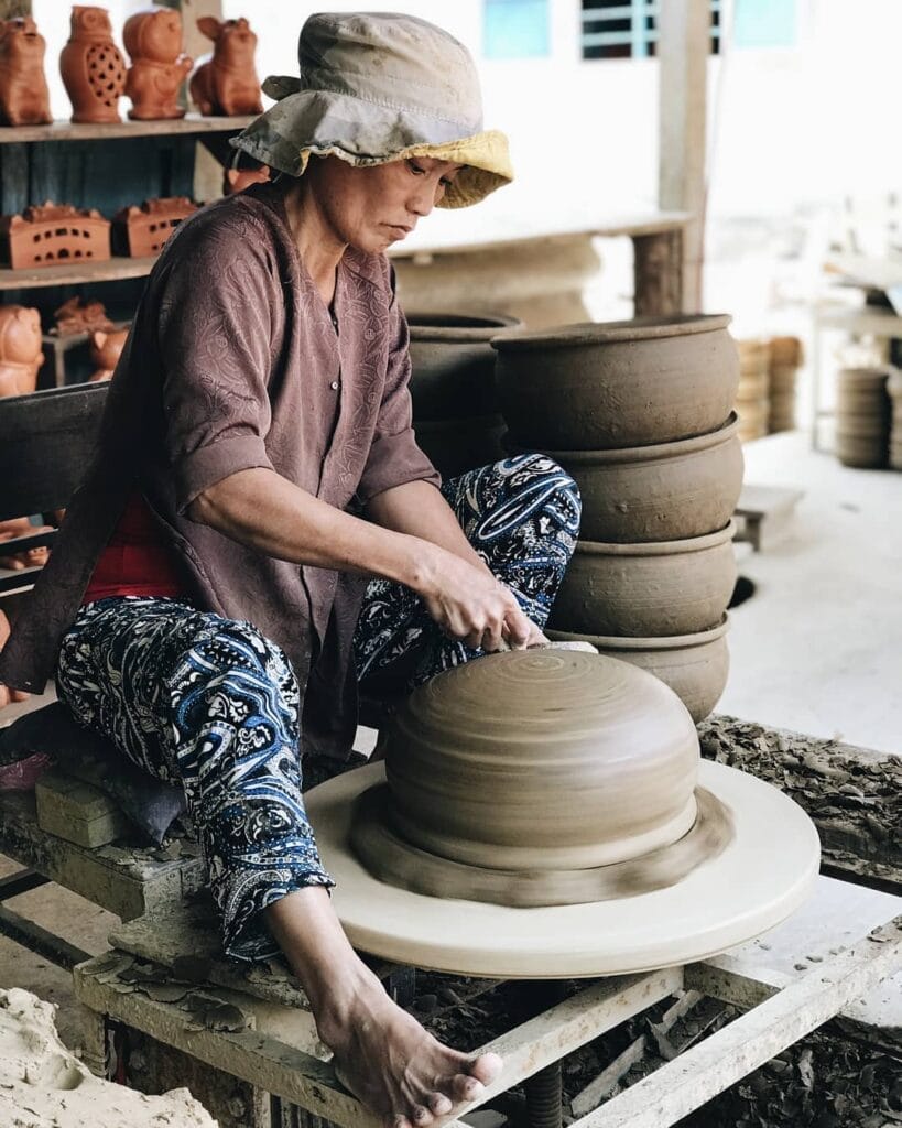 Học cách làm gốm từ các nghệ nhân