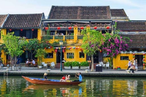 Tham quan di tích Hội An
