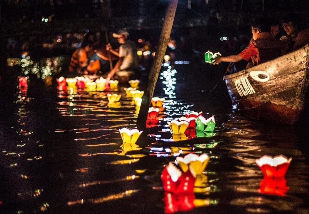 hoạt động trên sông nước ở Hội An