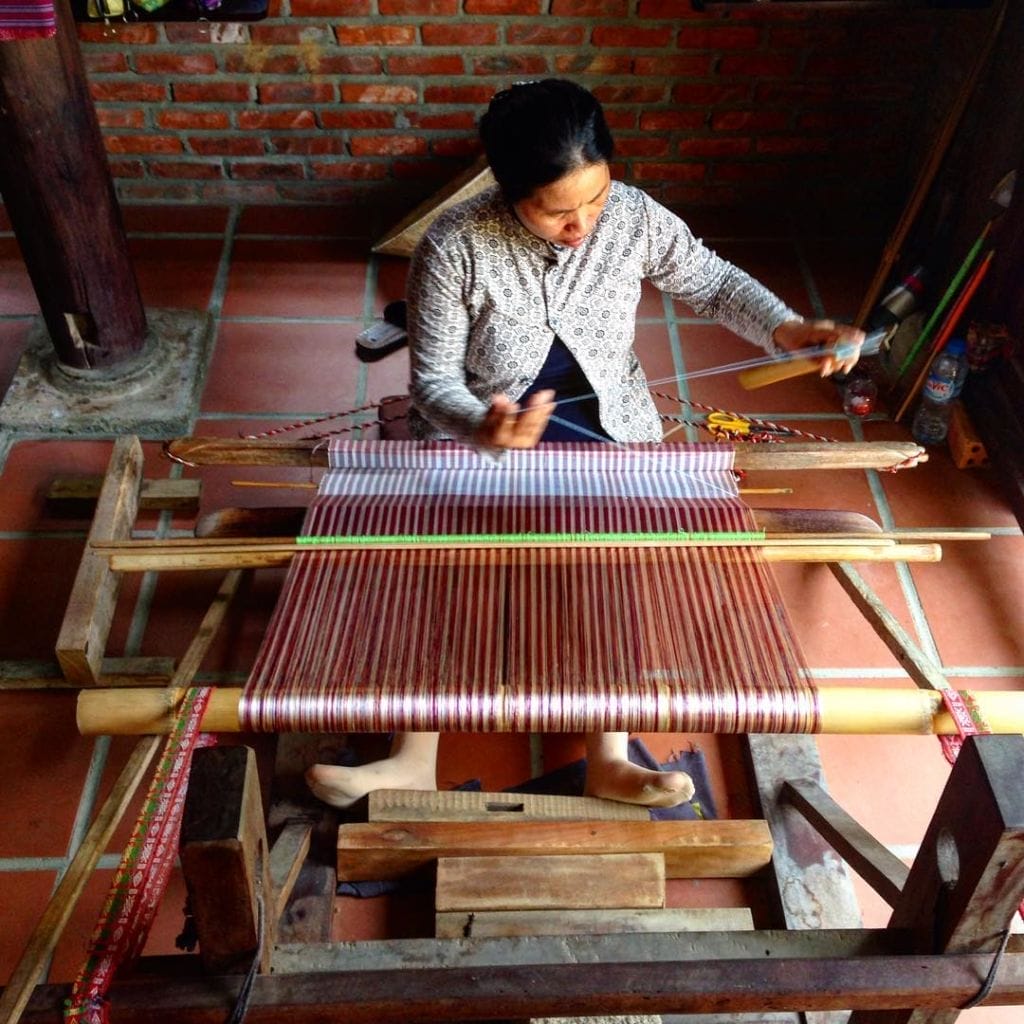 Lụa tơ tằm Hội An – Hành trình khám phá nét đẹp truyền thống qua từng sợi tơ