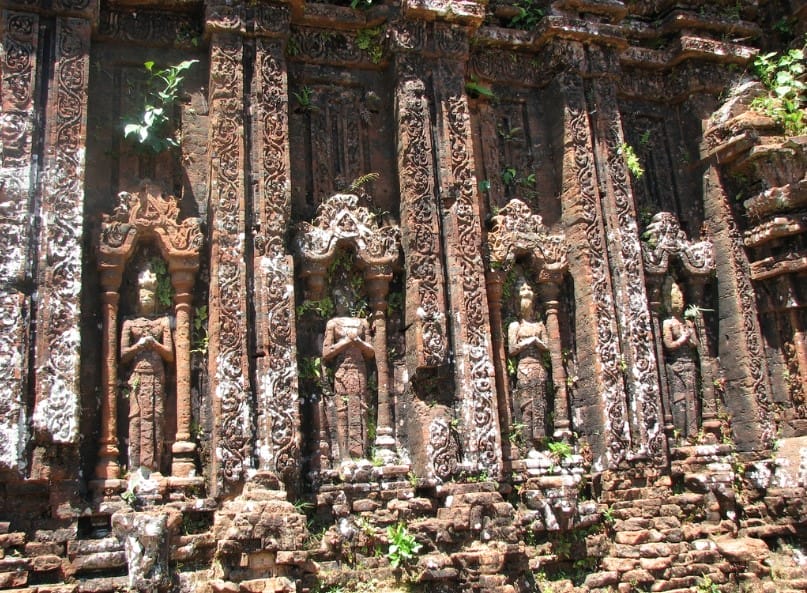 Di tích Mỹ Sơn gần Hội An