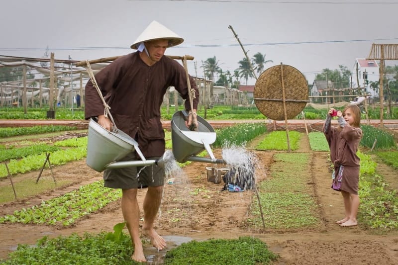 Trải nghiệm tại làng rau Trà Quế yên bình