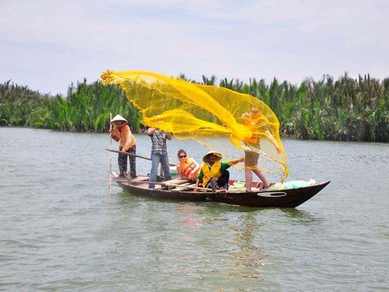 Review Tour Trải Nghiệm Hội An: Có Gì Hấp Dẫn Mà Du Khách Mê Mẩn?