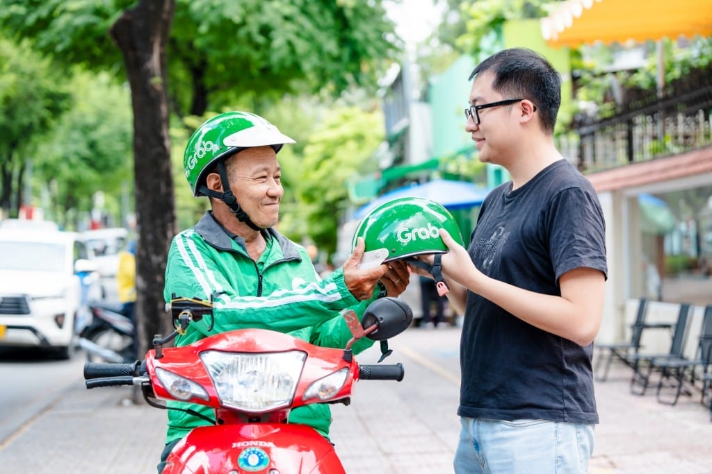 đặt xe dịch vụ đi bà nà hills